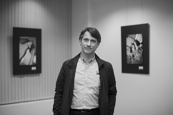 Dancer Inside Exhibition - Simone Gher