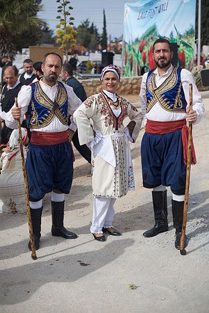 Tepe Basi Tulip Festival, Traditional Dress