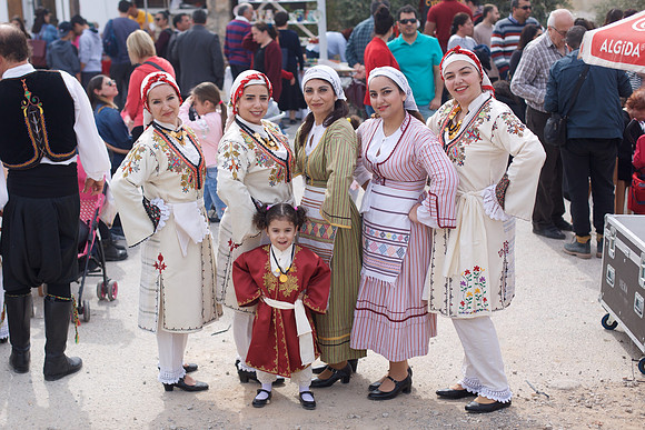 Tepe Basi Tulip Festival, Traditional Dress