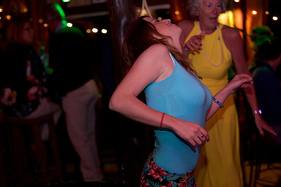 Roots Bar