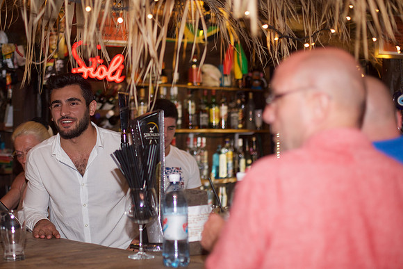 Roots Bar