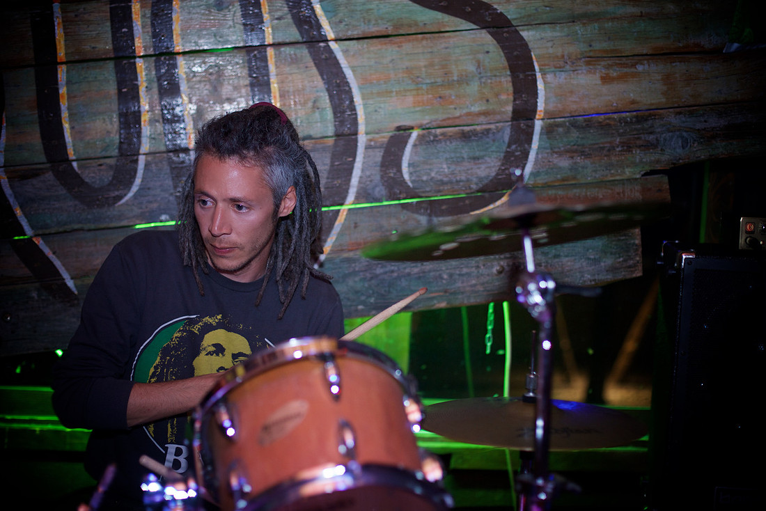 Roots Bar