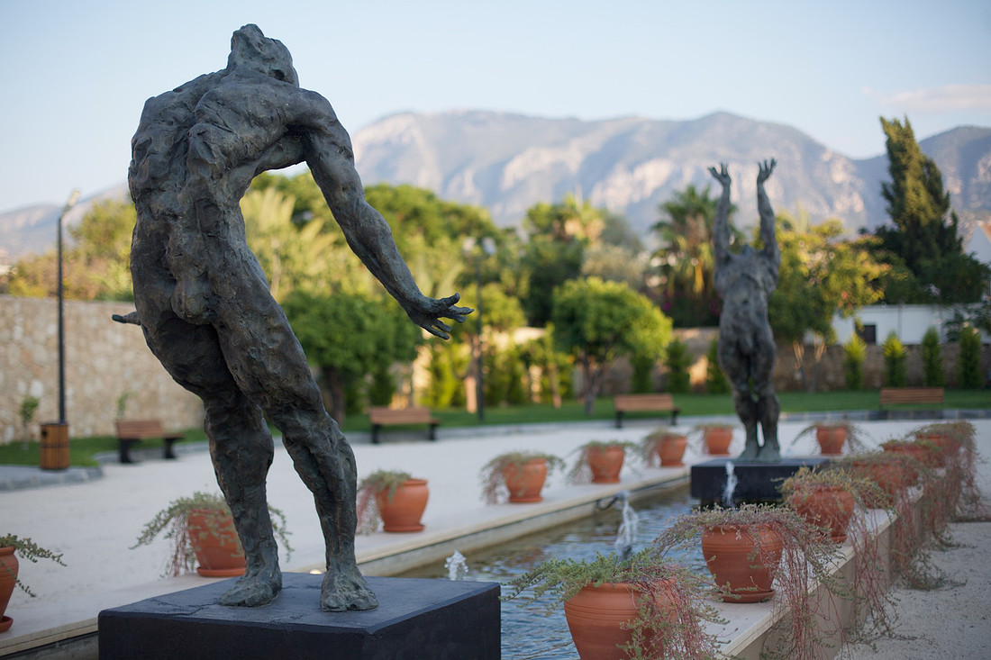 Maurice Blik Sculpture at ARUCAD University